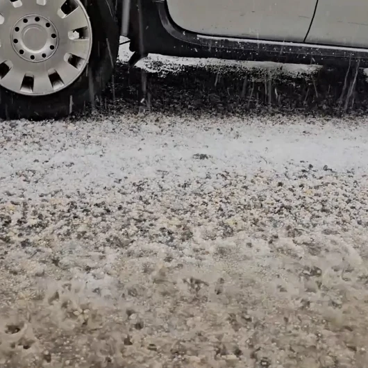 Bitlis'te Dolu Yağışı Etkili Oldu