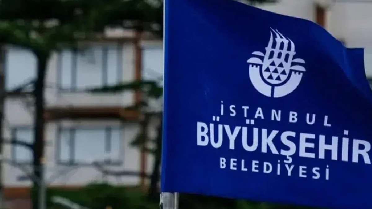 İBB'de iki genel sekreter yardımcısı görevden alındı