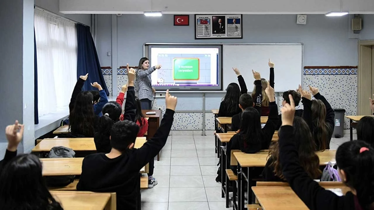 Yabancı dil saatleri artıyor... İkinci yabancı dil olarak Almanca geliyor