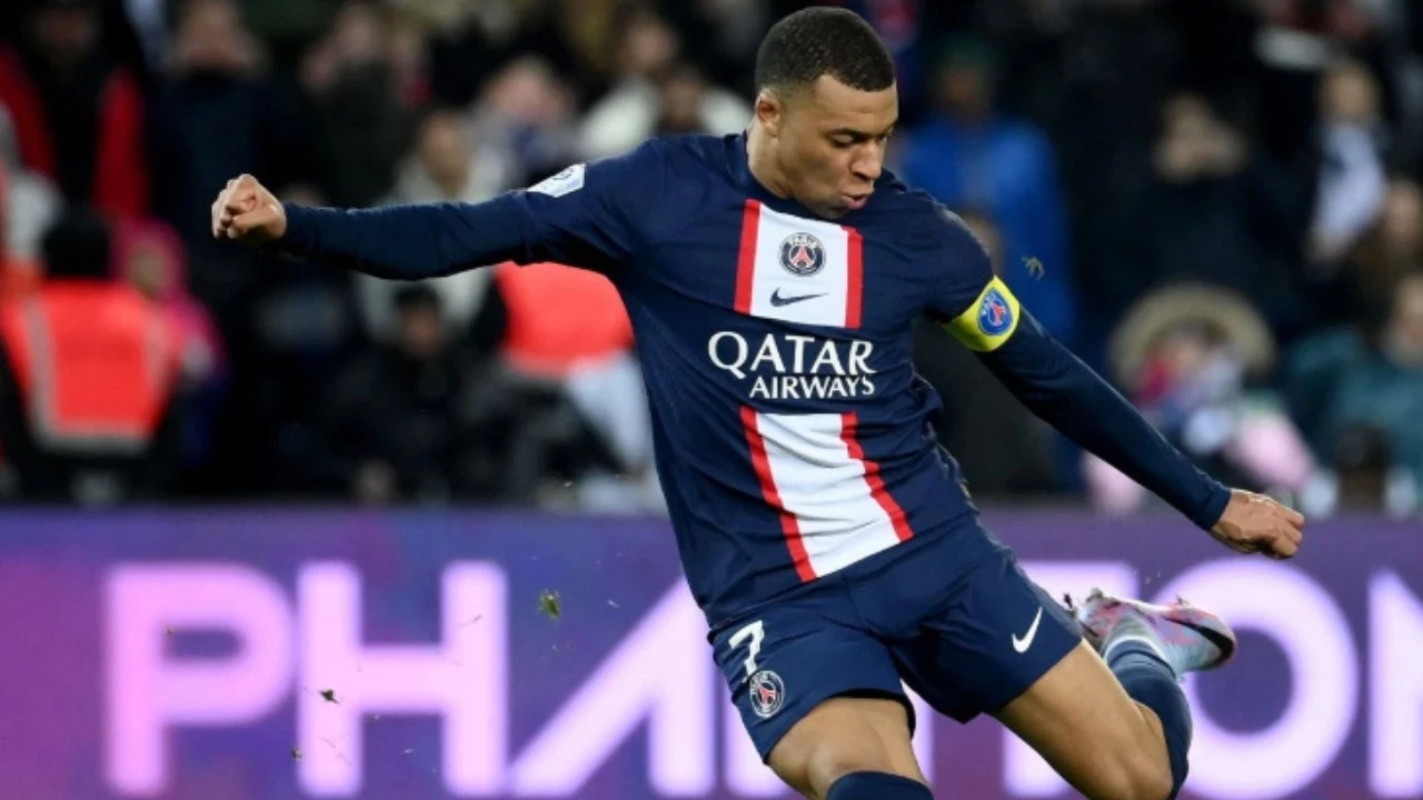 Mbappe: 260 milyon Euro ödeyin, PSG: Sen bize 440 milyon Euro ver