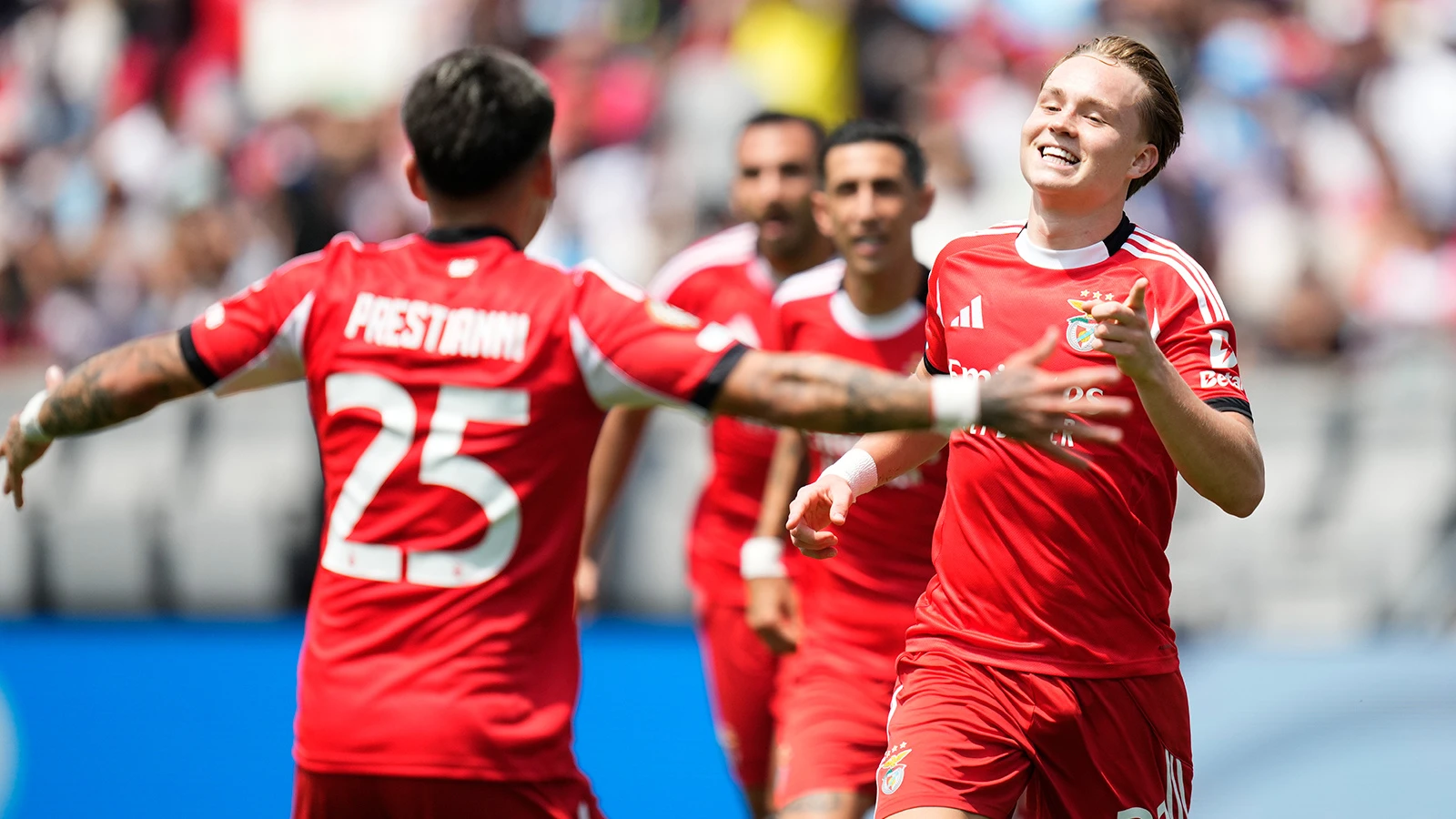 Kerem ve Orkun'lu Benfica, Bayern Münih'i devirerek grubu zirvede tamamladı