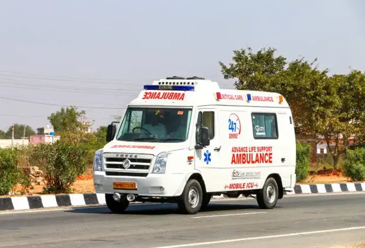 Hindistan'da trafik kazası: 13 ölü, 30 yaralı