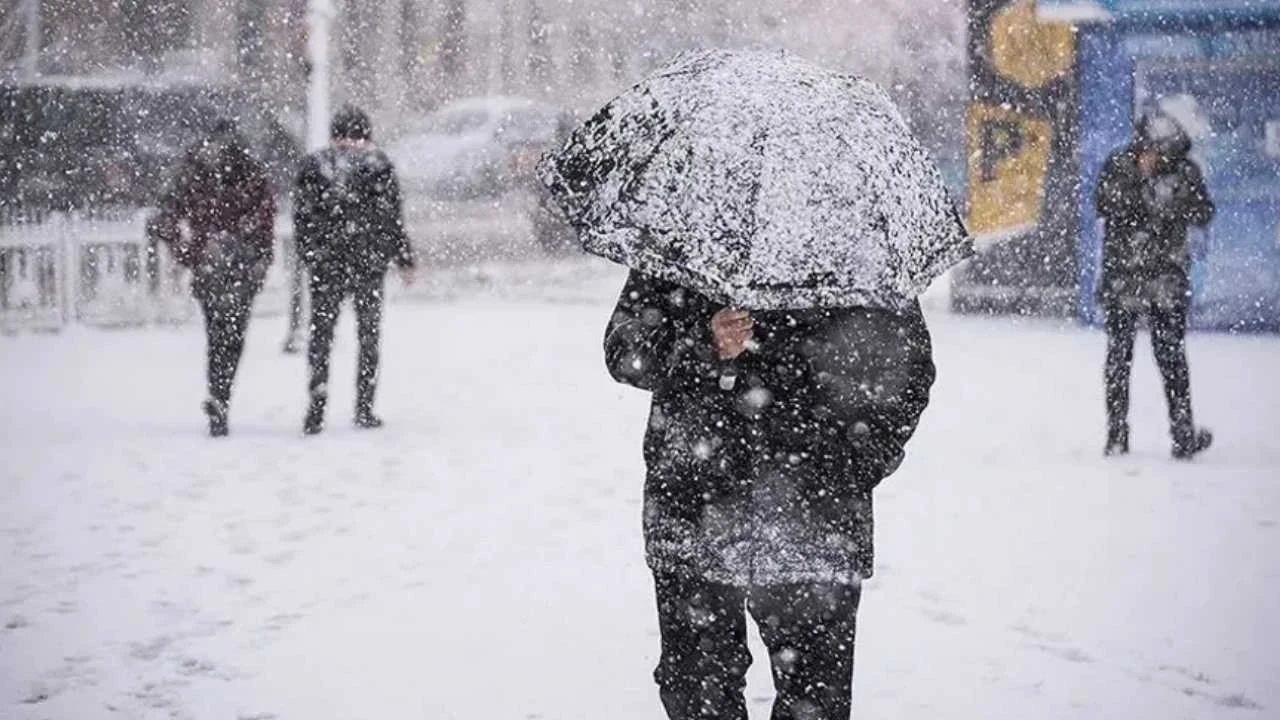 Meteoroloji şehir şehir saydı: 9 ilde kuvvetli kar yağışı var!