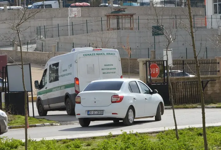 Mardin’de hastane önündeki silahlı kavgada ölen kişi toprağa verildi