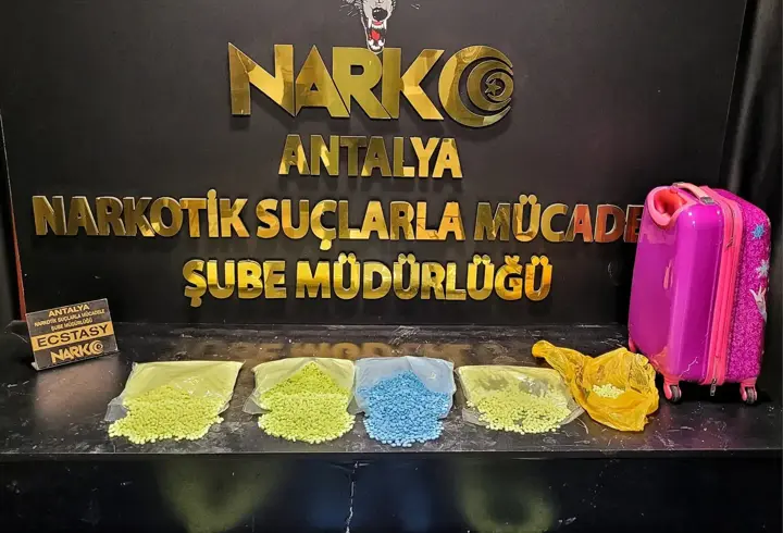 15 bin adet ecstasy ile yakalanan 2 şüpheli tutuklandı