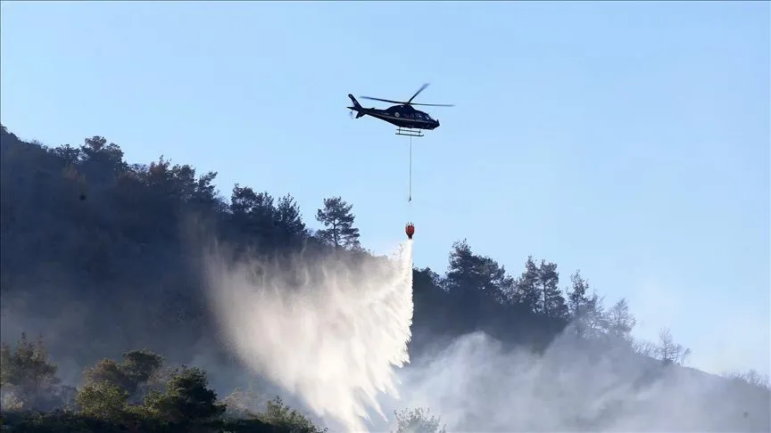 Manisa, Çanakkale ve İzmir'deki orman yangınlarına müdahale sürüyor