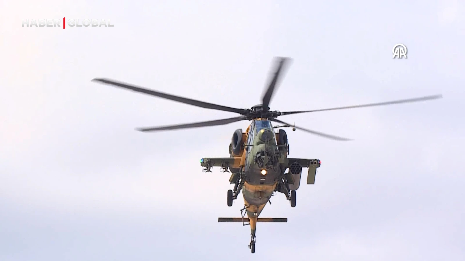 ATAK Taarruz Helikopteri ile Bayraktar TB2 SİHA, KKTC semalarında birlikte uçtu