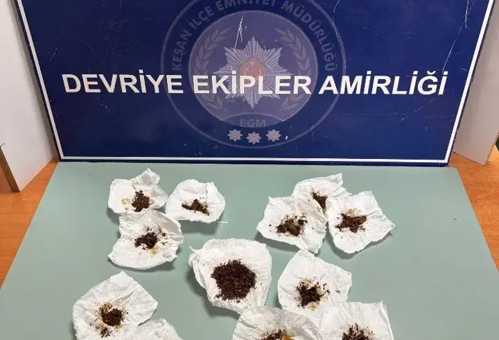 Edirne’de üzerinde uyuşturucu ele geçirilen 2 şüpheliye gözaltı