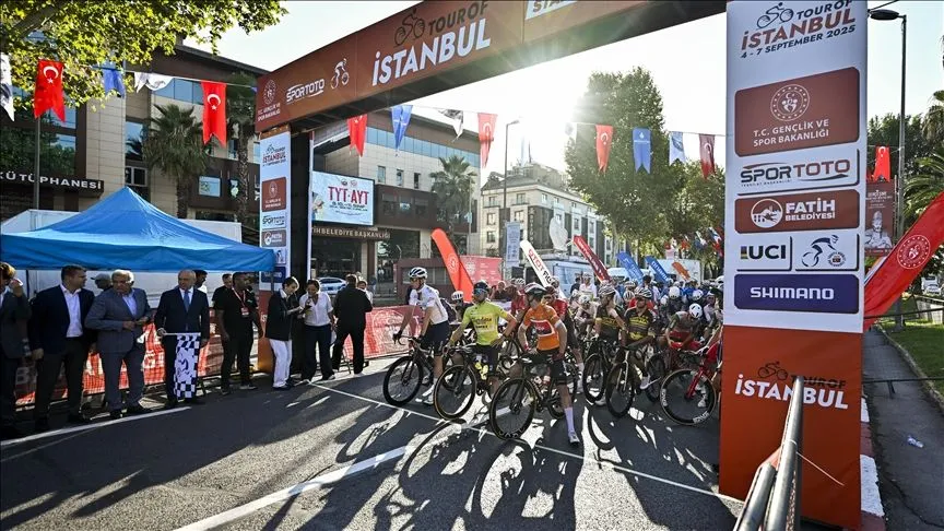 Uluslararası İstanbul Bisiklet Turu'nun 4. ve son etabı Fatih'te başladı