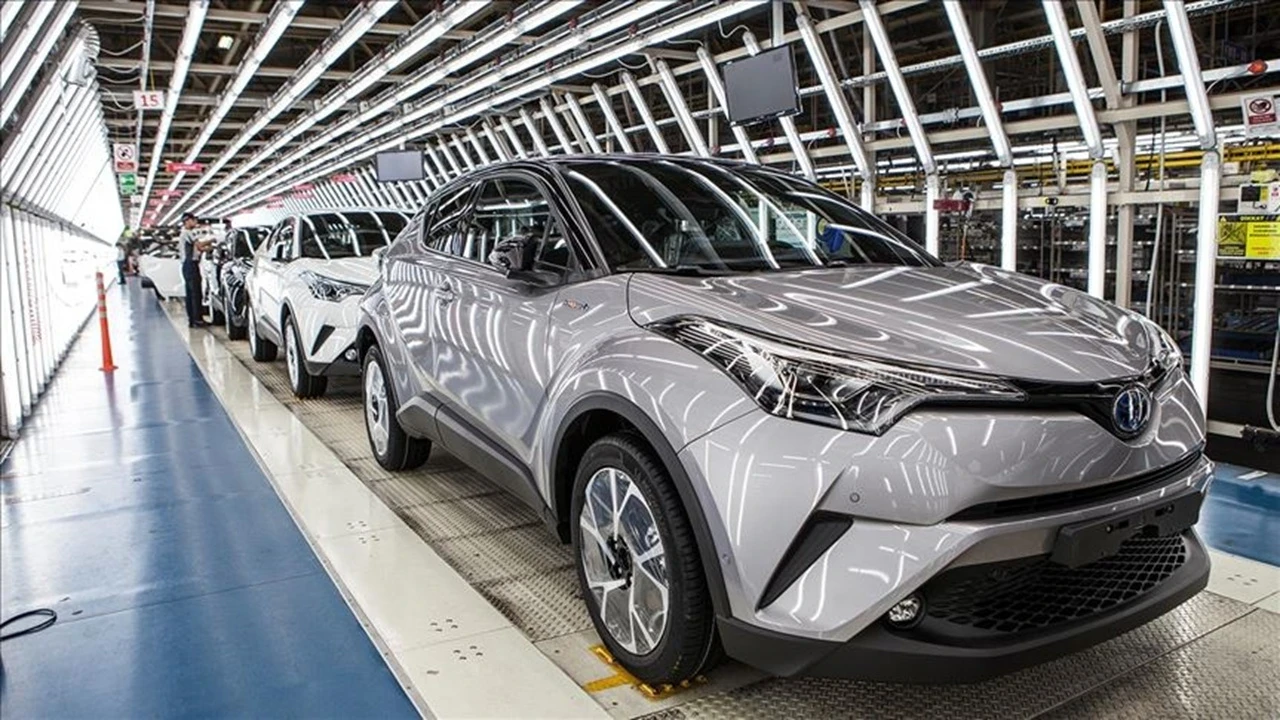 Toyota, geri görüş kamerasındaki arıza nedeniyle ABD'de 394 bin aracı geri çağırdı