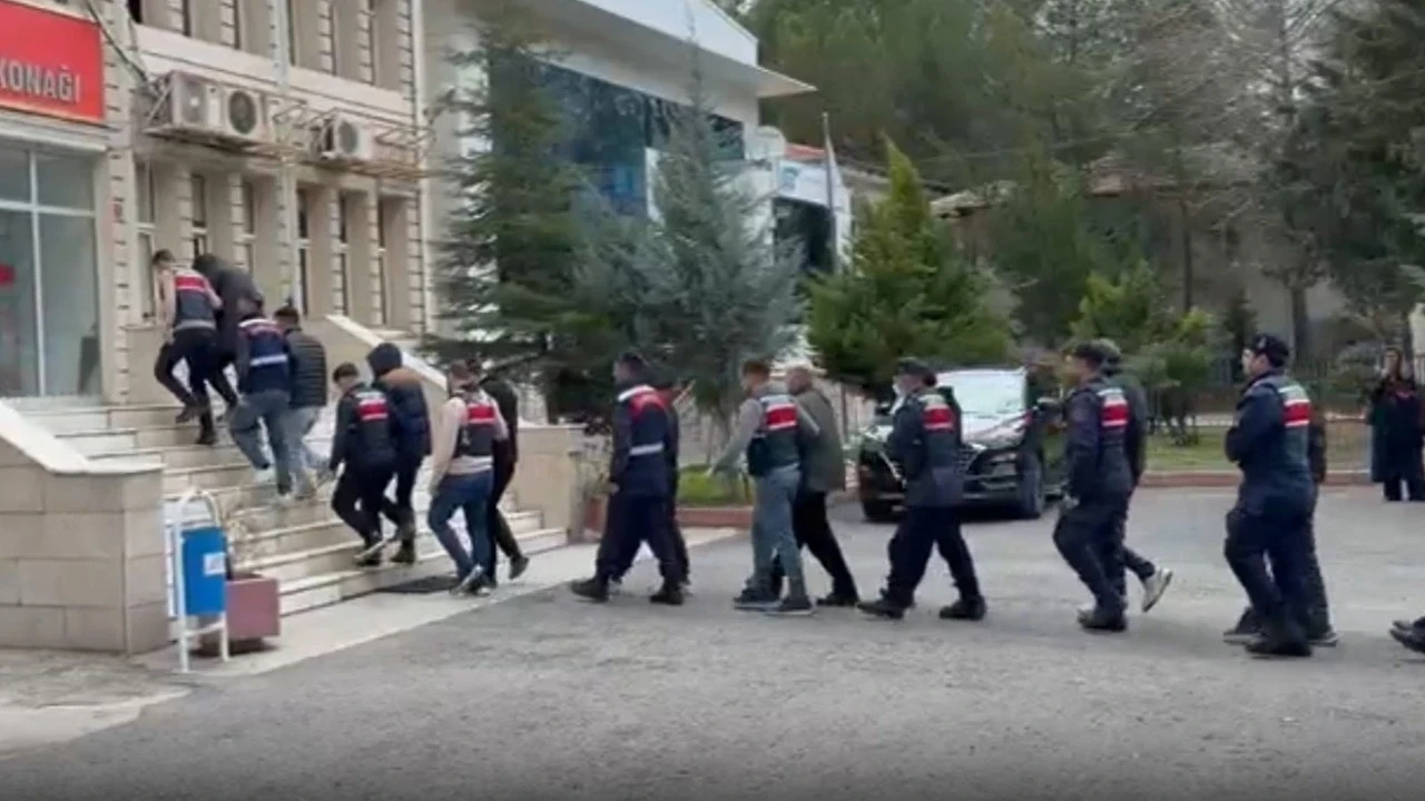 1,2 milyar TL’lik siber dolandırıcılık ağı çökertildi: 11 ilde operasyon, 17 tutuklama