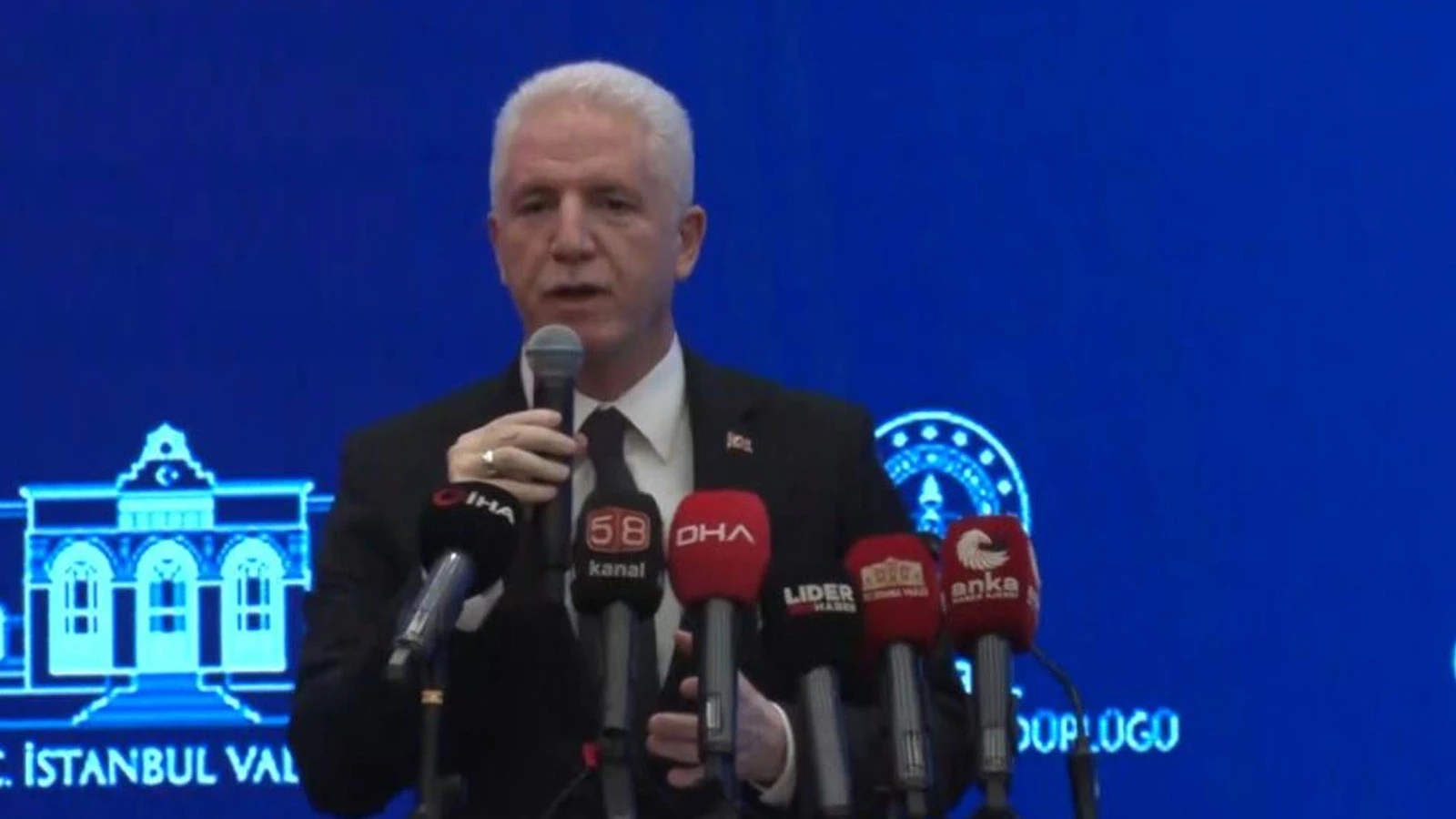 İstanbul Valisi Gül'den lise öğrencilerine burs açıklaması