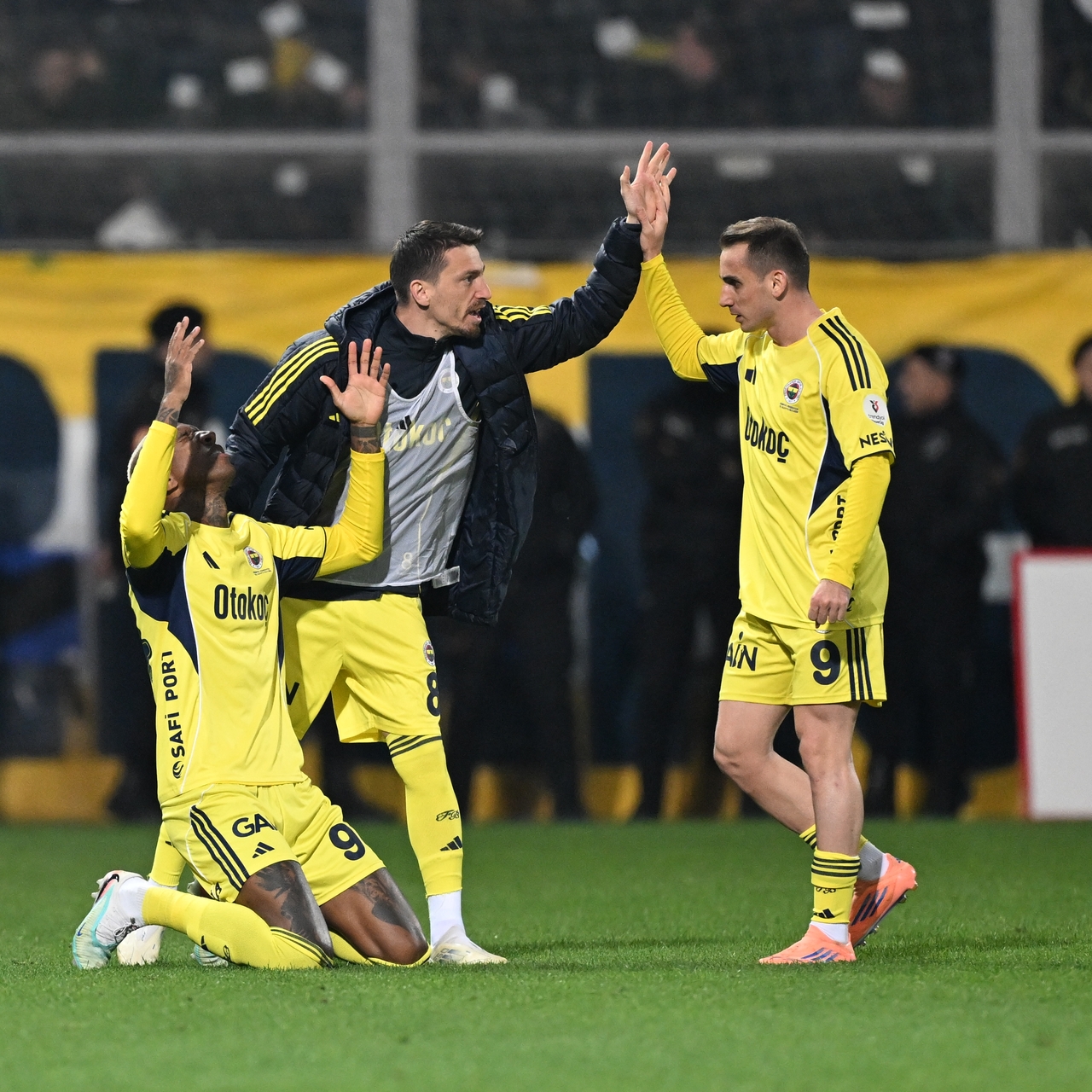 Fenerbahçe, Rize deplasmanında gümbür gümbür!