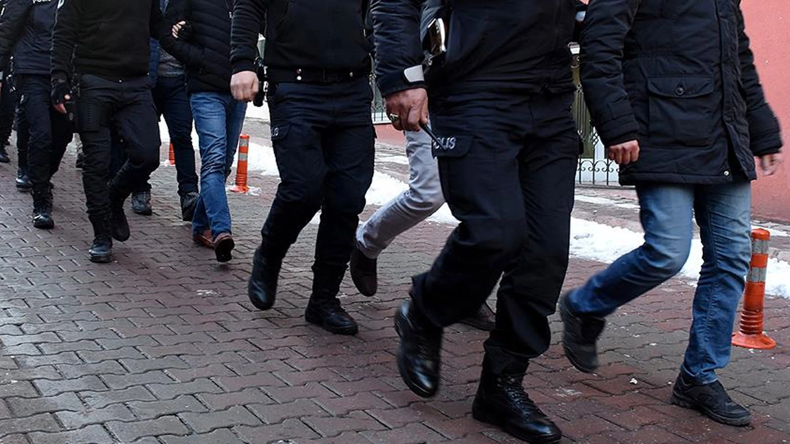 19 ilde 'çocuk müstehcenliği' operasyonu: 40 gözaltı
