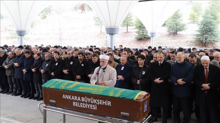 Usta yazar Bülent Akyürek, son yolculuğuna uğurlandı