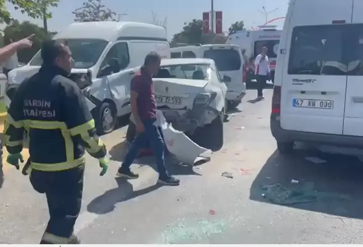 Mardin’de 7 araç, zincirleme kazaya karıştı; 3 yaralı  