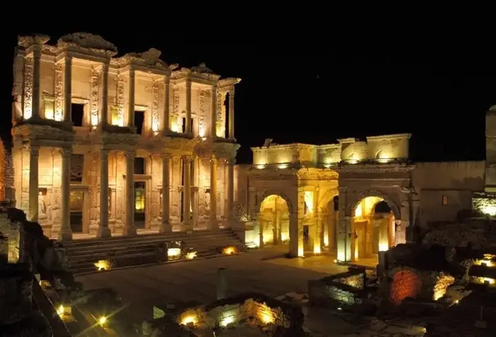 Efes, Side ve Galata Kulesi'ni gece ziyaret imkanı