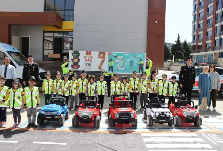 Samsun'da jandarma kırsal mahalle okullarında trafik eğitimi verdi