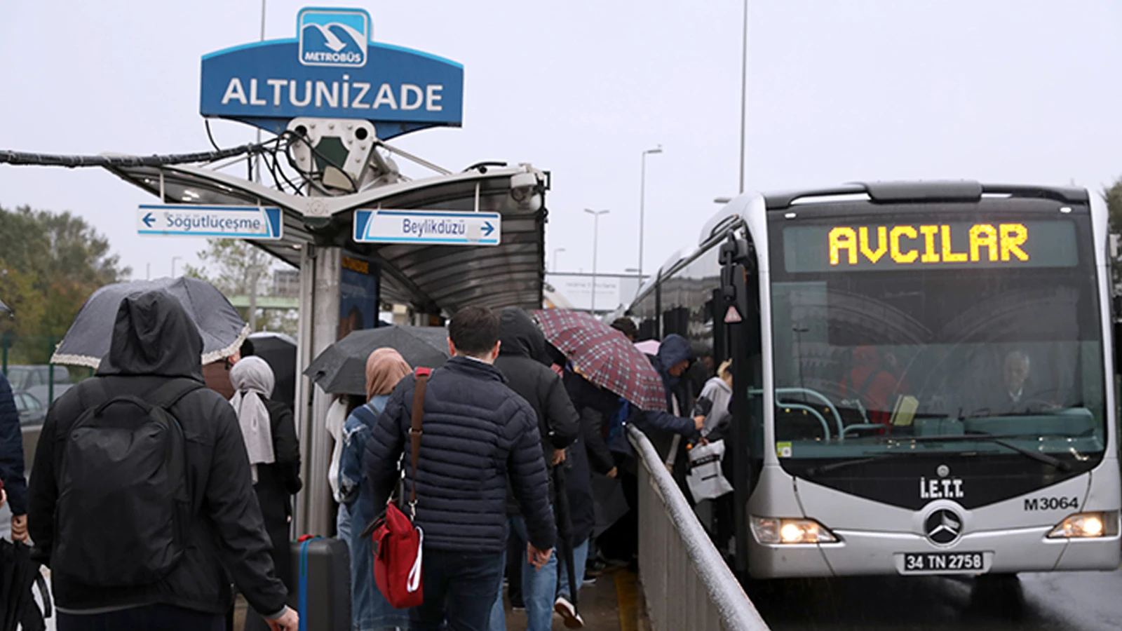 Bayramda metrobüs ücretsiz mi? 2025 Ramazan Bayramı metrobüs ücretli mi?