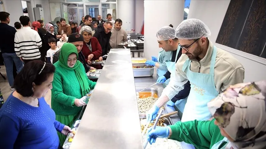 Kastamonu Vakıflar Bölge Müdürlüğü 4 ilde her gün 1500 kişiye iftar verdi