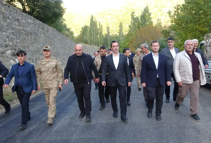 Bitlis'te Terörden Arındırılan Bölgelerdeki Yollar Asfaltlanıyor