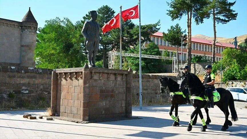 Atlı Polis Birliği, Malazgirt Zaferi'nin 955. yıl dönümü etkinlikleri için Bitlis'te