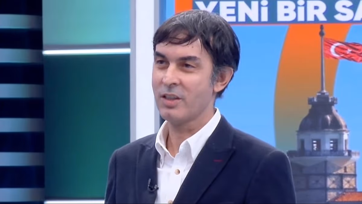 Gazeteci Ve Halk TV Yorumcusu Bahadır Özgür Gözaltına Alındı