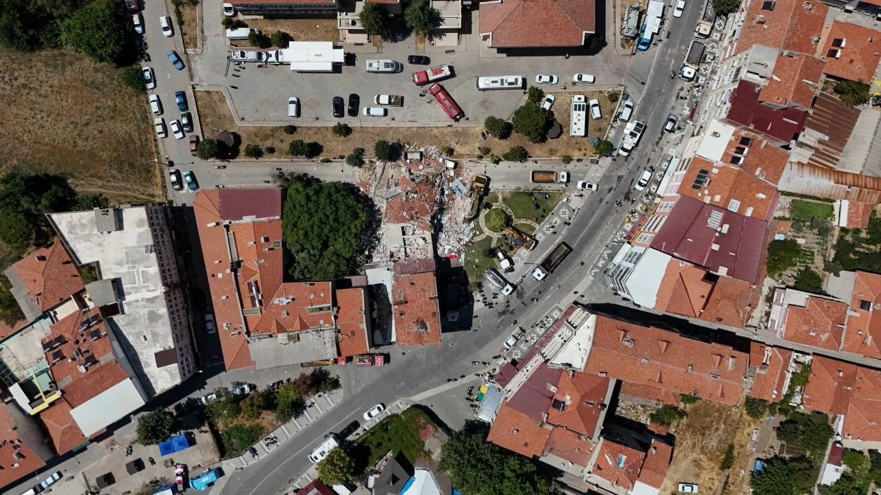 Balıkesir'de iki günde 786 artçı, 4'ün üzerinde 17 deprem!