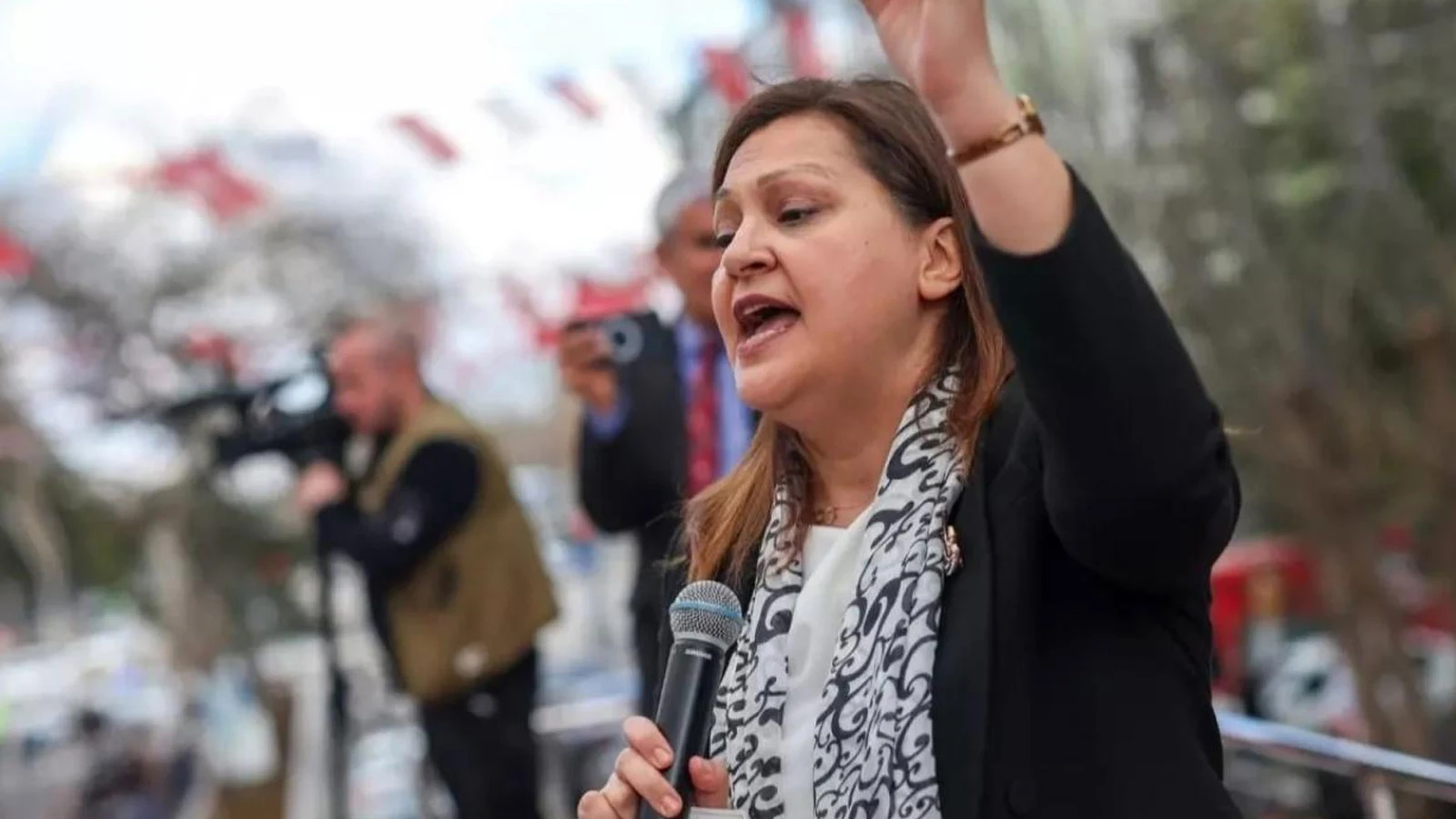 CHP'den AK Parti'ye geçeceği konuşulan Burcu Köksal'dan ilk açıklama