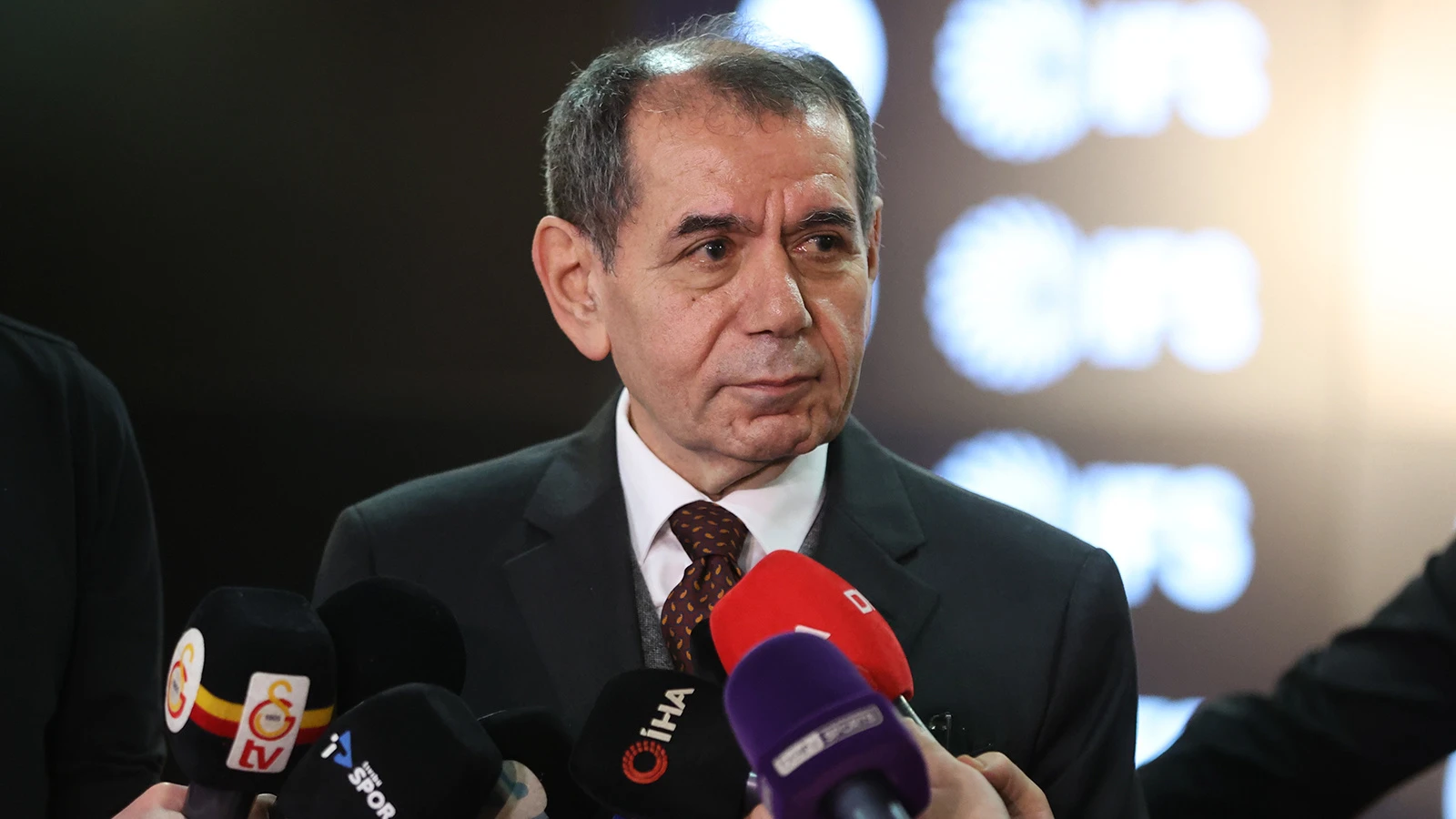 Dursun Özbek: "Hedefimiz her iki kulvarda da şampiyon olmak"