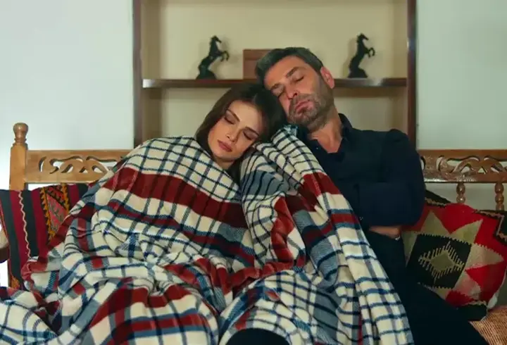 Kübra Ünlü yazdı! UZAK ŞEHİR’DE ÖMÜRLÜK YÜZLEŞMELER!