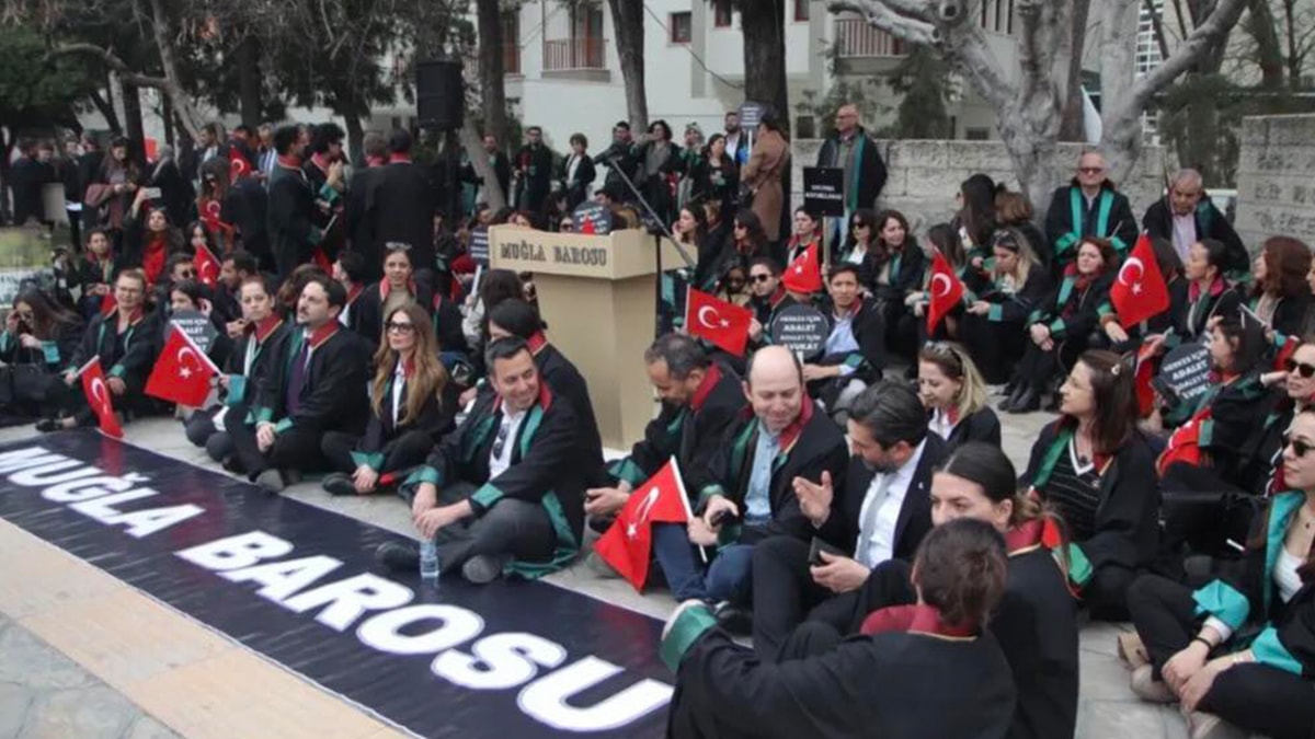 Muğlalı avukatlardan İstanbul Barosu’na destek