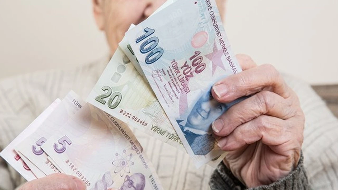 SGK yıpranma payı kapsamından çıkarılan meslekleri açıkladı: İşte erken emeklilik hakkı kaybolan meslekler...