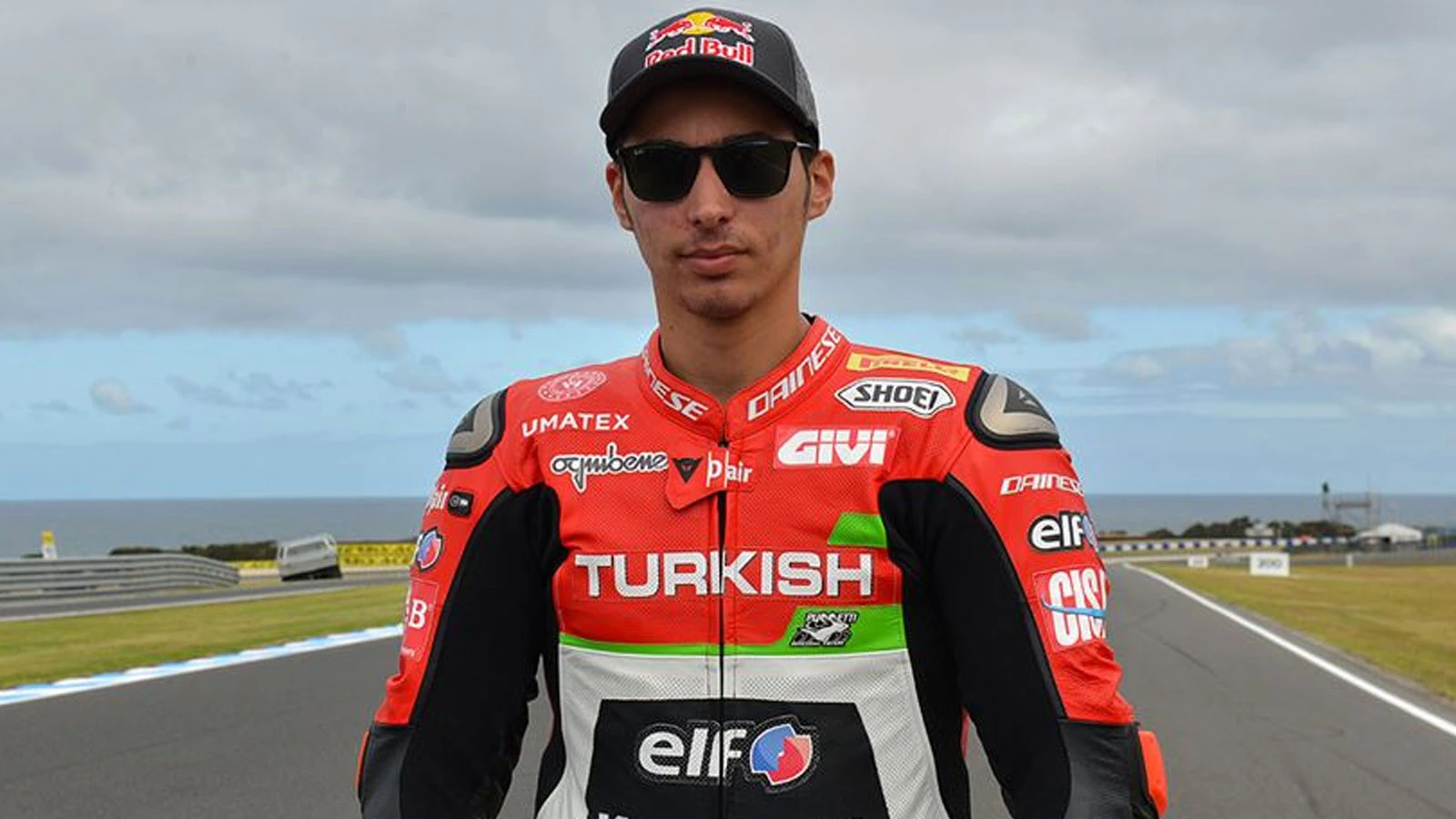 Toprak Razgatlıoğlu, Superbike İspanya ayağının ilk yarışını kazandı