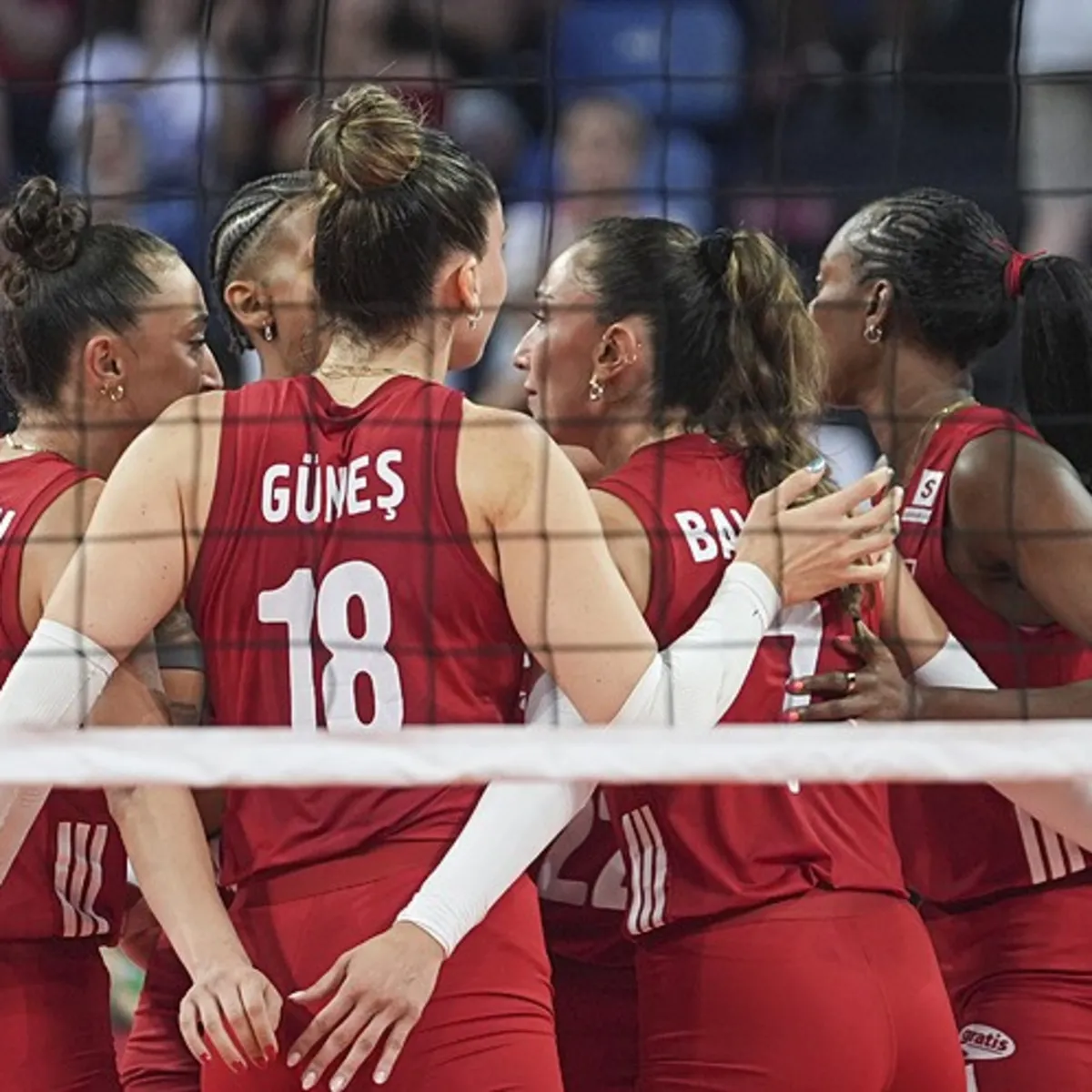 A Milli Kadın Voleybol Takımımız Avrupa Şampiyonası'nda Letonya'yı mağlup etti!