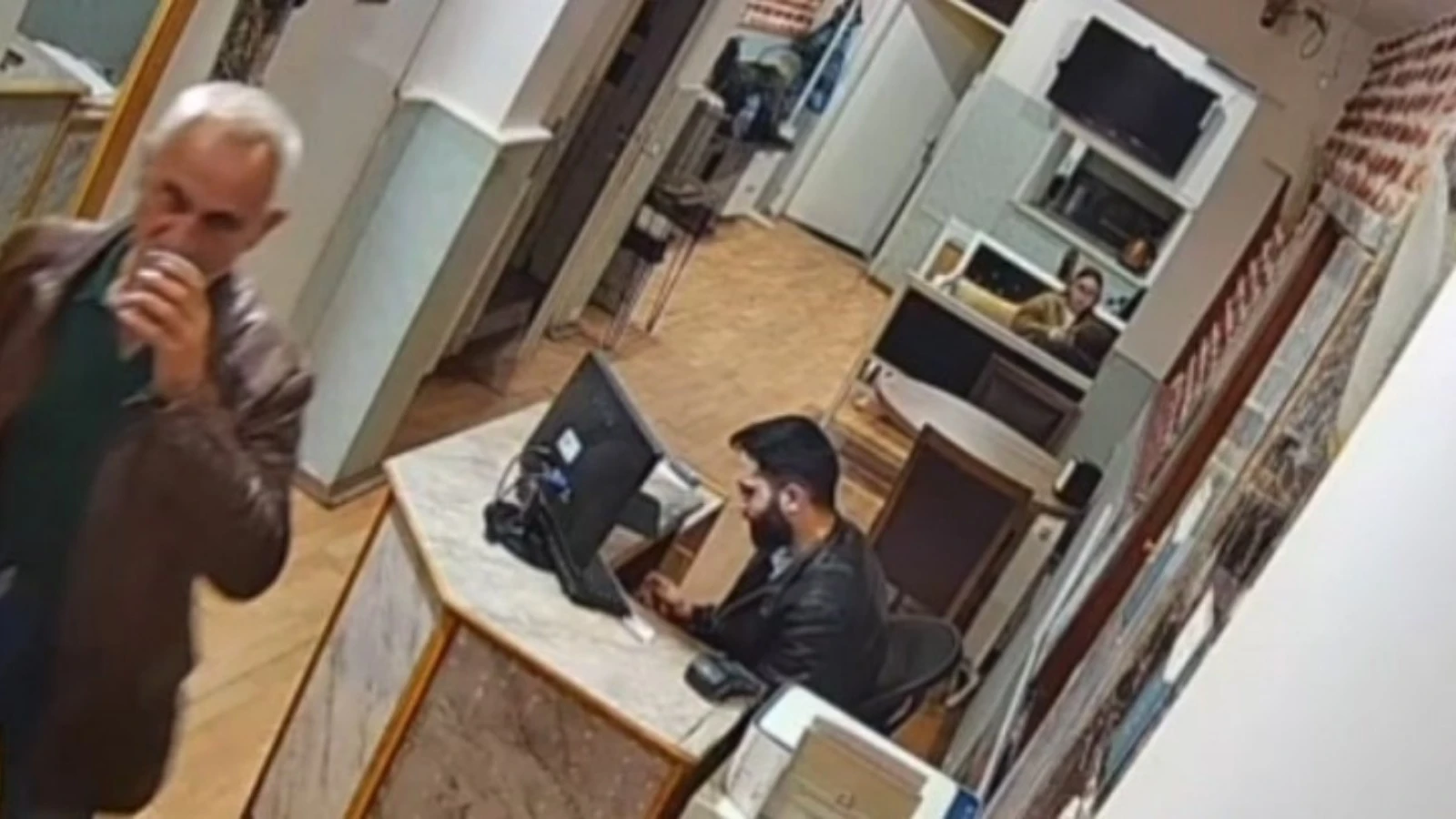 Özgür Özel'e saldıran şahsın saldırıdan önceki anları ortaya çıktı 