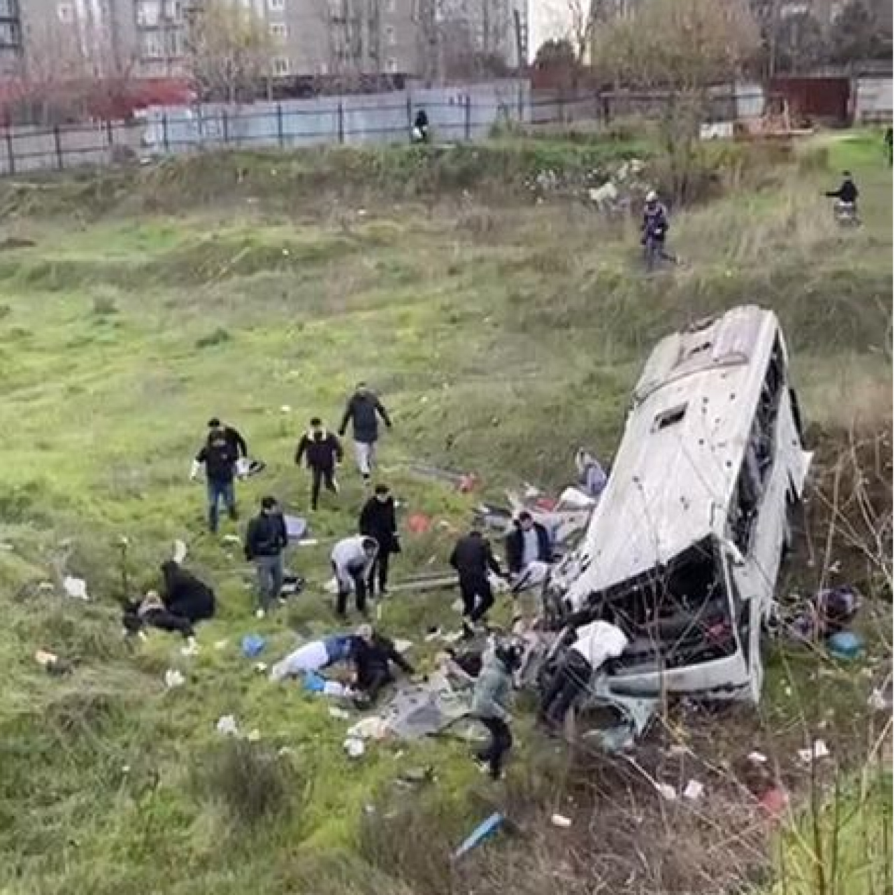 5 kişinin öldüğü kazada yürek yakan detay!