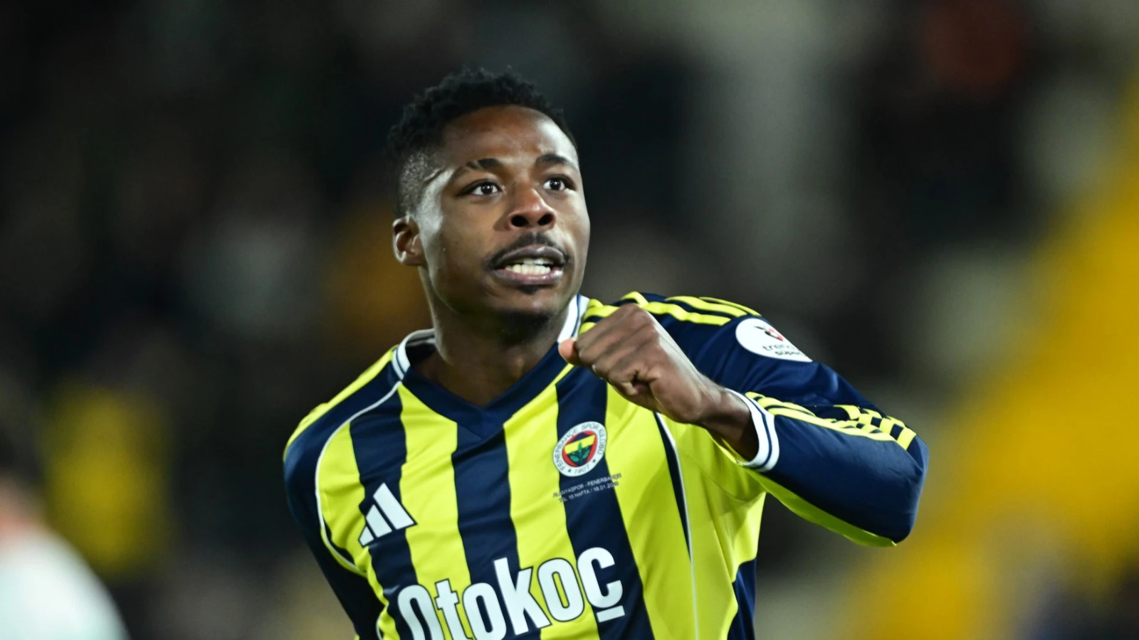 Musaba'dan bir ilk! Fenerbahçe puan farkını eritti