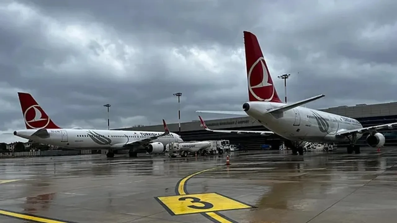 İstanbul'da hava ulaşımı aksadı: 46 uçak rotasını değiştirdi