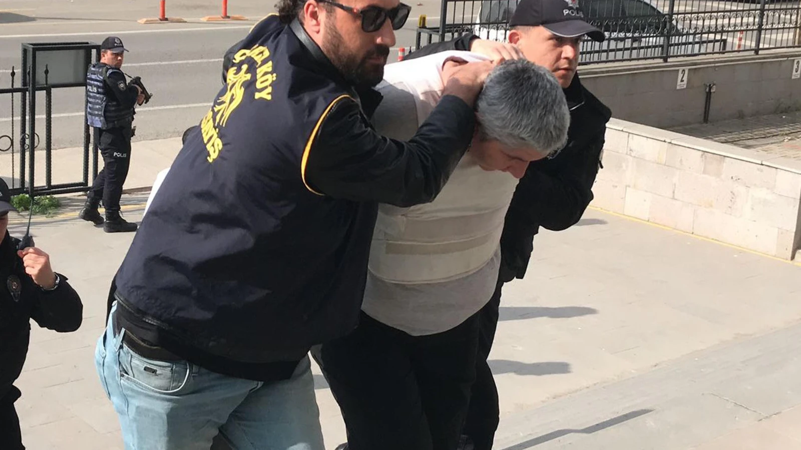 Miras kavgasında 3 kişiyi öldürdü! Hedefinde damat da varmış