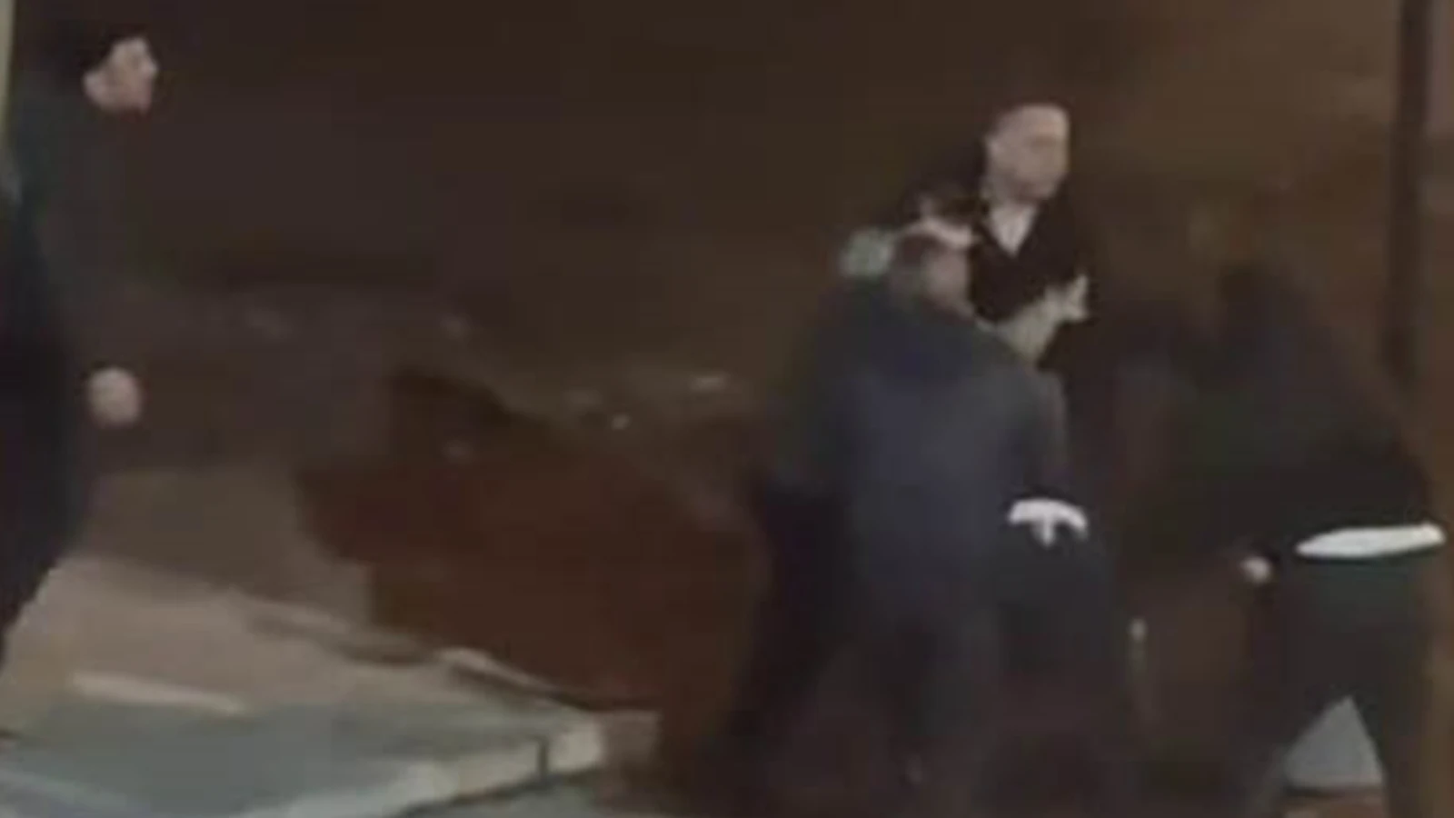 Alacak-verecek meselesi kanlı bitti: Muhtar ağır yaralandı