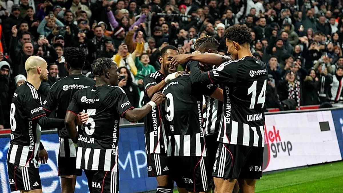 Beşiktaş'ta flaş transfer gelişmesi! Canlı yayında açıkladı