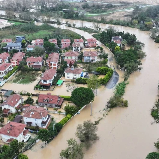 İstanbul'da 6 Mahalleye Ulaşım Kesildi! Şile'de Ekipler Seferber Oldu