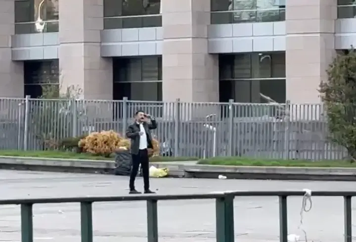 İstanbul Adalet Sarayı önünde kendini vurdu