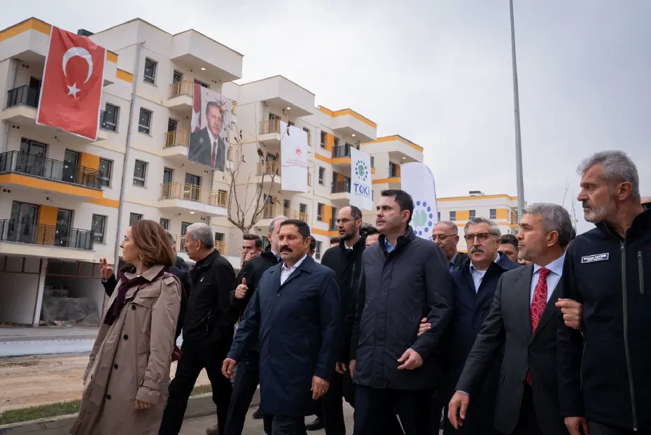 Bakan Kurum deprem seferberliğini anlattı. "11 ilde 3 bin 481 şantiye kurduk"