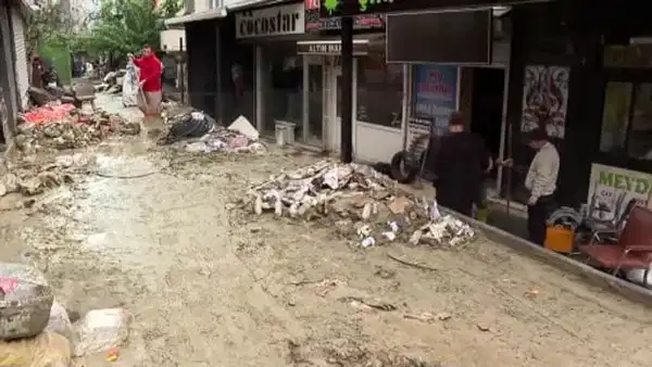 Bakan Bolat Duyurdu: İstanbul'da Selden Etkilenen Esnafa 80 Milyon TL Destek Sağlanacak