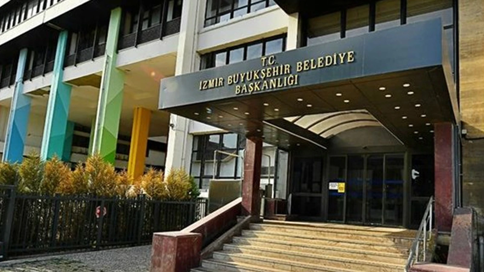 İzmir Büyükşehir Belediyesi'nin yolsuzluk davasında flaş gelişme