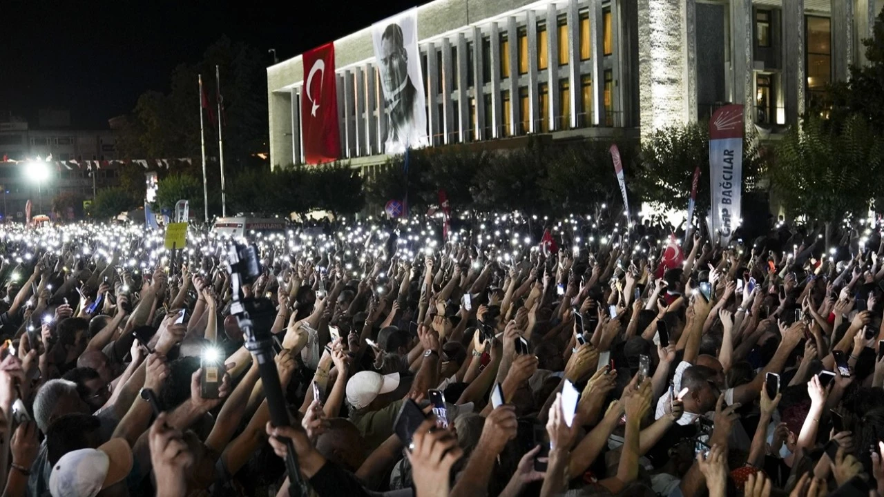 Saraçhane'deki mitingte gözaltına alınan 15 kişi hakkında tutuklama talebi
