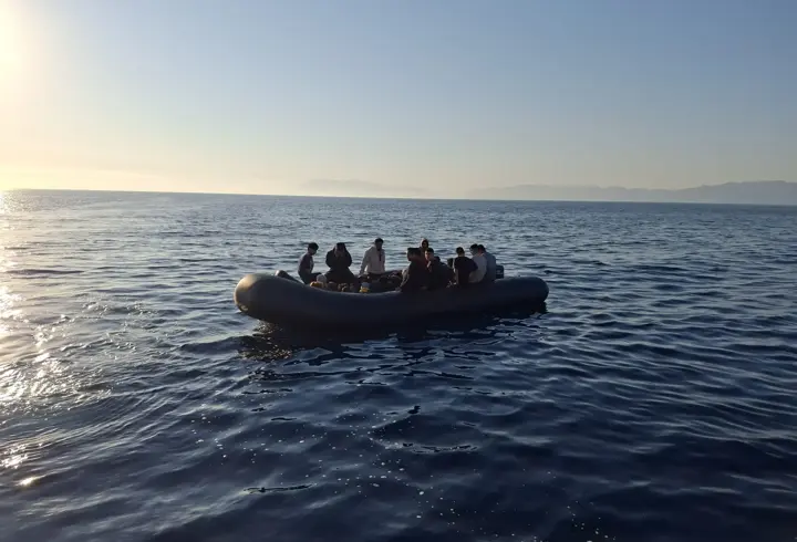 Çanakkale açıklarında 39 düzensiz göçmen kurtarıldı