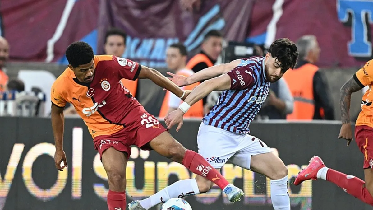 Trabzonspor derbide direğe takıldı! İşte o pozisyon